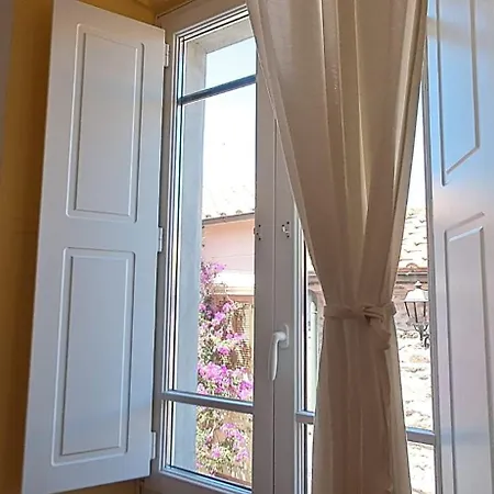 Villa Palazzo Renzi Capraia