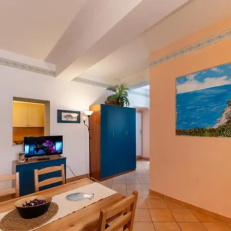 Villa Palazzo Renzi Capraia